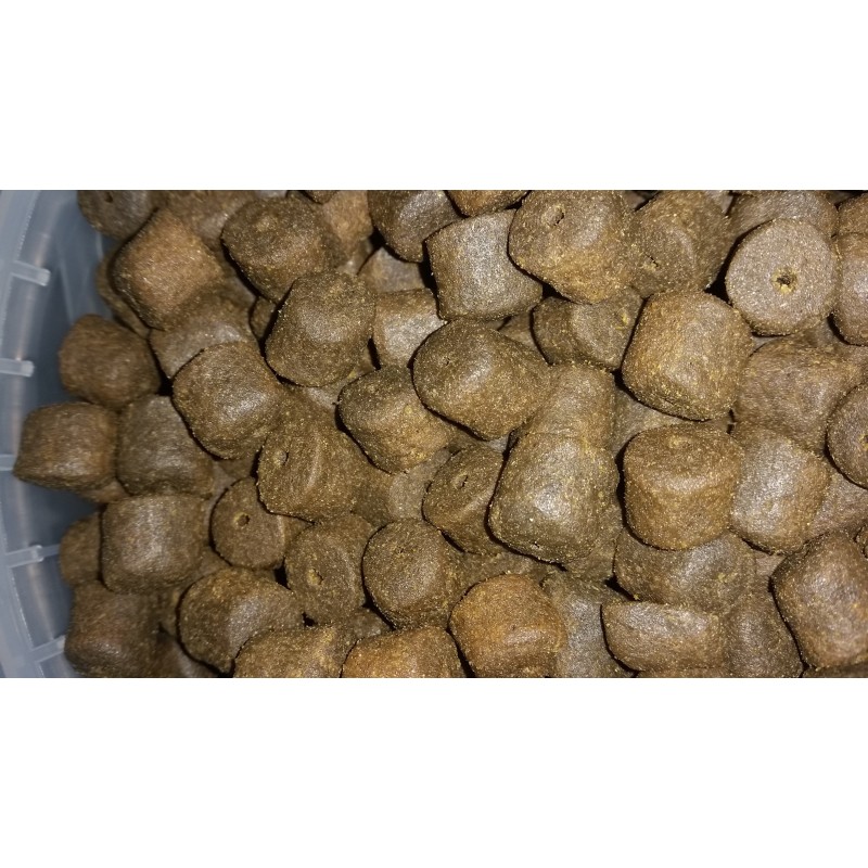 Coppens 1kg Pellet 14 mm Black Halibut Taladrado Coppens 1kg Pellet 14 mm Black Halibut Taladrado
